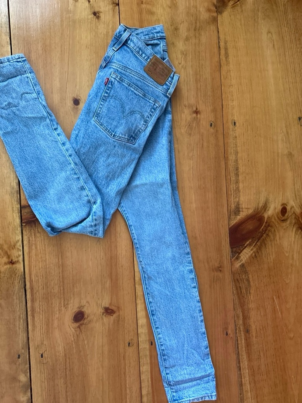 Levi's Women's Light Blue Skinny High-Rise Jeans